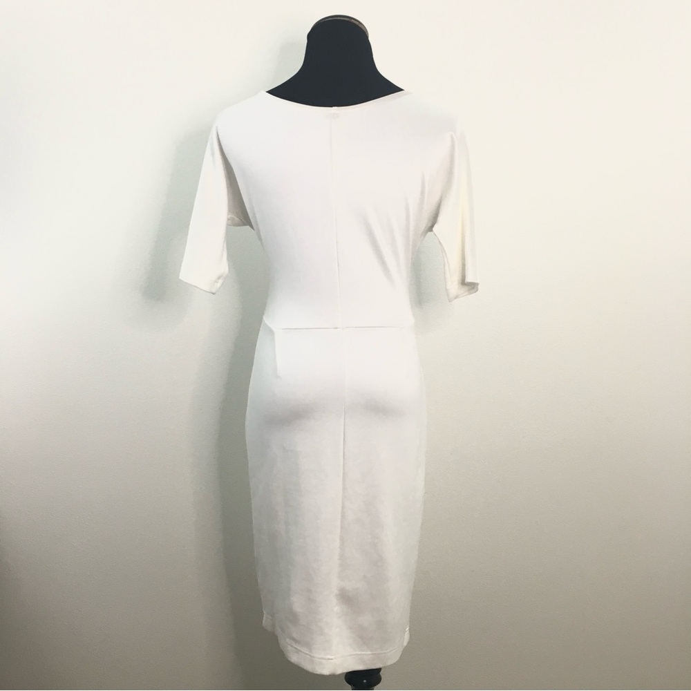Venus | Elegant White Dress with Front Gold Chain Detail - Picture 10 of 10